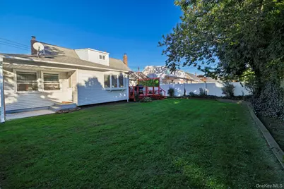 2066 Seaford Avenue, Seaford, NY 11783 - Photo 29
