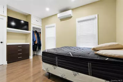 10156 107th Street, Ozone Park, NY 11416 - Photo 9