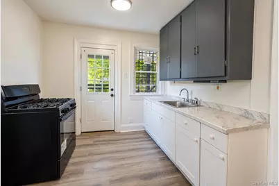364 Ashford Avenue #1W, Dobbs Ferry, NY 10522 - Photo 1