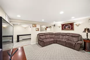 32 Glenmere Ln, Commack, NY 11725 - Photo 17