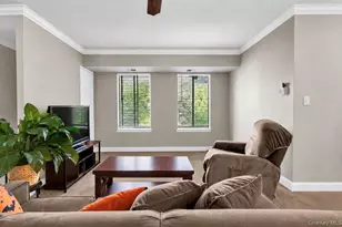 30 Pueblo Ct, Coram, NY 11727 - Photo 5