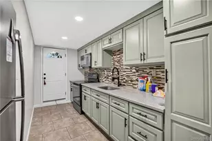 89-53 Vanderveer St, Queens Village, NY 11427 - Photo 11