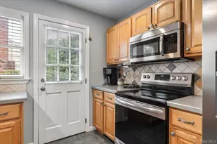 44 Garfield Pl, East Northport, NY 11731 - Photo 9