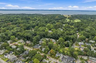 24 Bella Vista St, Locust Valley, NY 11560 - Photo 31