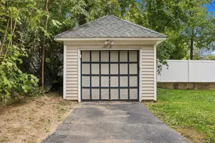24 Bella Vista St, Locust Valley, NY 11560 - Photo 29
