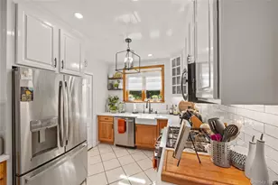 2053 Van Hoesen Ave, Bronx, NY 10461 - Photo 9