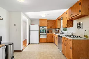 40 Birchwood Dr, New Windsor, NY 12553 - Photo 5