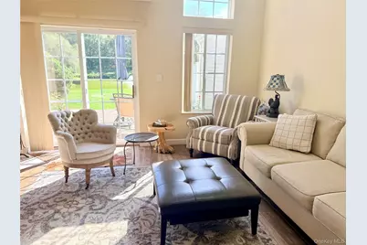 298 Prairie Court, Manorville, NY 11949 - Photo 5