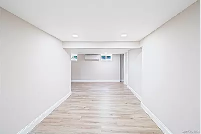 132 Smith Avenue, Holbrook, NY 11741 - Photo 17