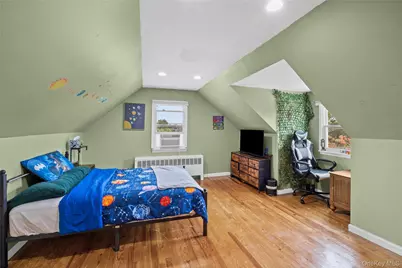328 1st Avenue, Lindenhurst, NY 11757 - Photo 25