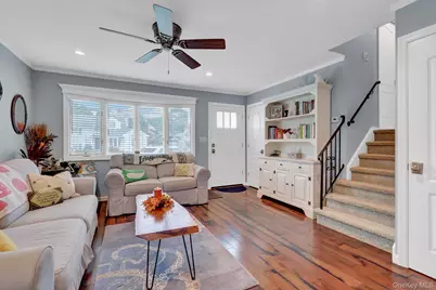 96 Washington Avenue, Islip Terrace, NY 11752 - Photo 5