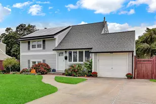96 Washington Ave, Islip Terrace, NY 11752 - Photo 3