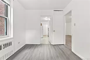 142-05 Roosevelt Ave, Flushing, NY 11354 - Photo 15