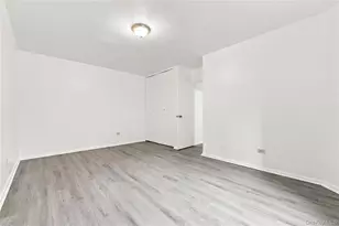 142-05 Roosevelt Ave, Flushing, NY 11354 - Photo 23