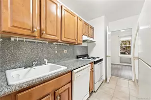 142-05 Roosevelt Ave, Flushing, NY 11354 - Photo 13