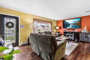 142 Montgomery Ave, Oceanside, NY 11572 - Photo 5