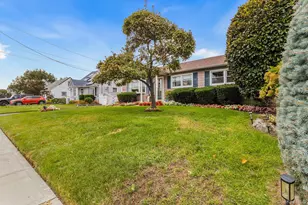 142 Montgomery Ave, Oceanside, NY 11572 - Photo 3