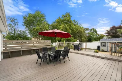 77 Winchester Drive, Lindenhurst, NY 11757 - Photo 19