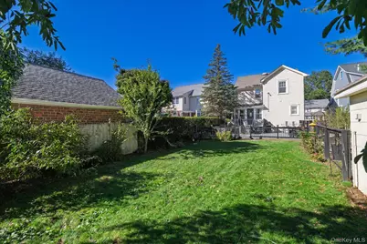 22 Stuart Avenue, Malverne, NY 11565 - Photo 25