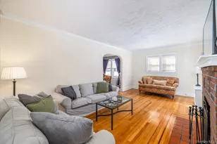 22 Stuart Ave, Malverne, NY 11565 - Photo 7