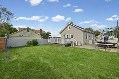 635 S 6th Street, Lindenhurst, NY 11757 - Photo 29