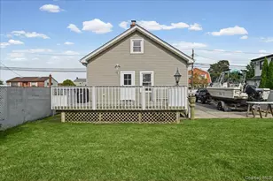 635 S 6th St, Lindenhurst, NY 11757 - Photo 27