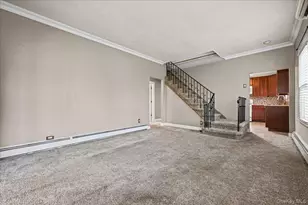 635 S 6th St, Lindenhurst, NY 11757 - Photo 9