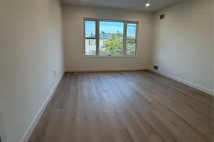 15-80 208th Pl, Bayside, NY 11360 - Photo 15