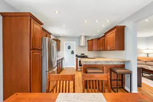 61 Stephen Pl, Valley Stream, NY 11580 - Photo 11