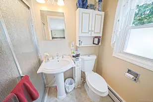 69A Erlanger Blvd, North Babylon, NY 11703 - Photo 29