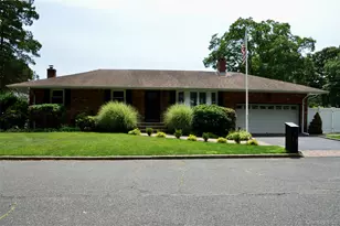 18 Sterling Pl, Sayville, NY 11782 - Photo 3