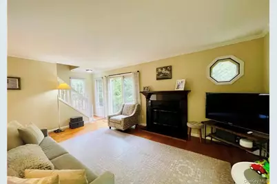 301 Kensington Way, Mount Kisco, NY 10549 - Photo 15