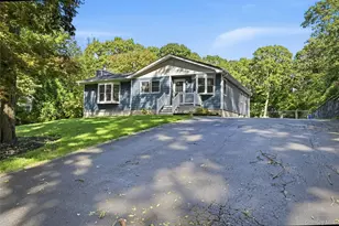 82 Oakwood Dr, Wading River, NY 11792 - Photo 3