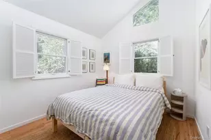 25 Old Squiretown Rd, Hampton Bays, NY 11946 - Photo 17