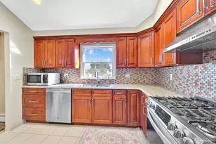 2 Old Broadway, New Hyde Park, NY 11040 - Photo 9