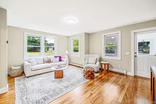 61 Bank St, Center Moriches, NY 11934 - Photo 9