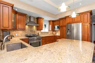 1 Glenwood Ave, Lynbrook, NY 11563 - Photo 9