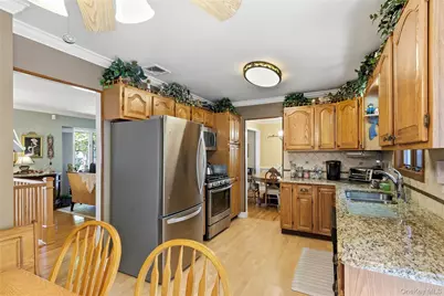 26 Pickwick Hill Drive, Huntington Station, NY 11746 - Photo 7