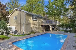 26 Pickwick Hill Dr, Huntington Station, NY 11746 - Photo 21
