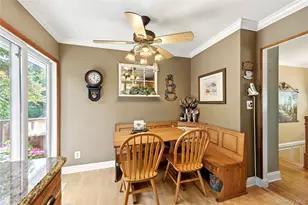 26 Pickwick Hill Dr, Huntington Station, NY 11746 - Photo 9