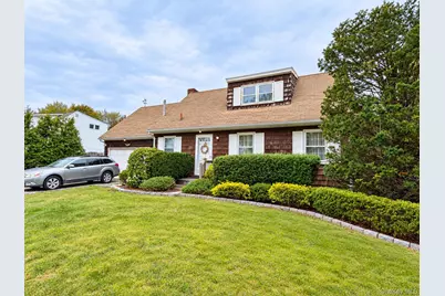 129 Village Line Road, Babylon, NY 11702 - Photo 1