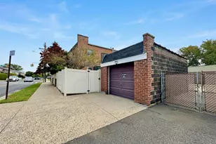 20-02 150th St, Whitestone, NY 11357 - Photo 21