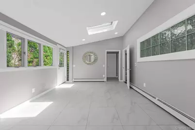 19 Ridge Drive E, Roslyn, NY 11576 - Photo 15