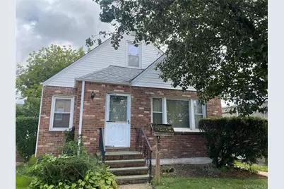 15 Cross Street, Williston Park, NY 11596 - Photo 1