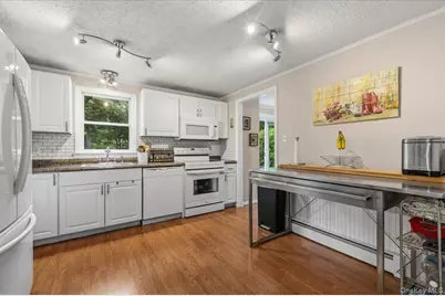 393 Railroad Avenue, Manorville, NY 11949 - Photo 13