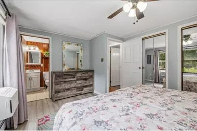 393 Railroad Avenue, Manorville, NY 11949 - Photo 17