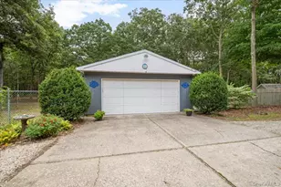 393 Railroad Ave, Manorville, NY 11949 - Photo 33