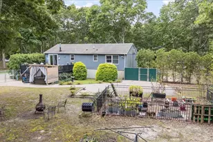 393 Railroad Ave, Manorville, NY 11949 - Photo 35