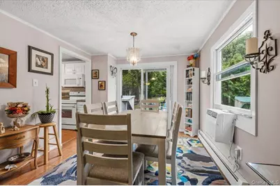 393 Railroad Avenue, Manorville, NY 11949 - Photo 9