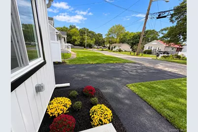 102 Pinewood Drive, Shirley, NY 11967 - Photo 5